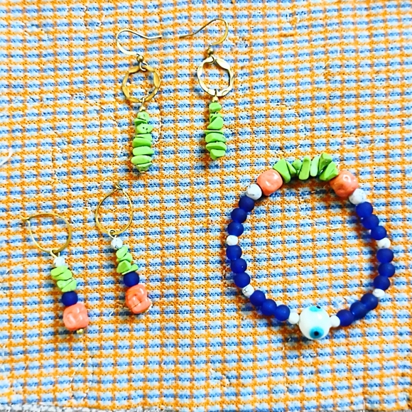 Genuine Green Turquoise 'Pebble' Earrings - Picture 3 of 3